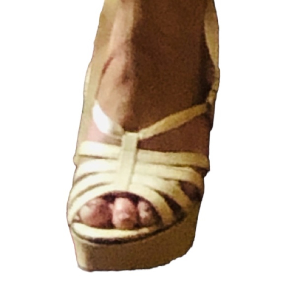 White House Black Market size 10 Ivory beige ankle wrap platform wedge